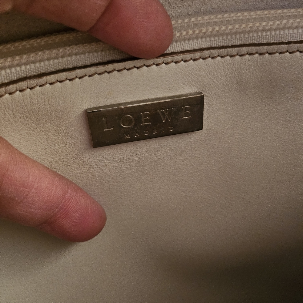 Loewe - Picture 6 of 13